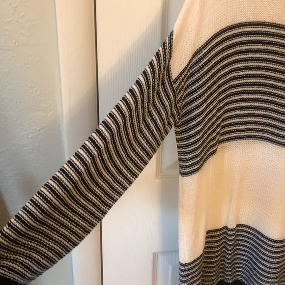 Oversized Striped Sweater - Picture 2 of 3